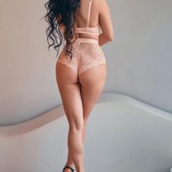 Вика Мбр, фото 1