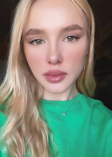 Алиса, 22 года