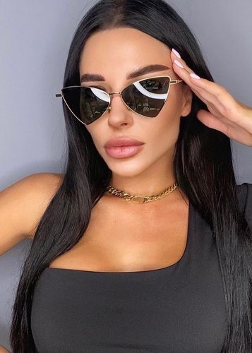 Model Manager, 23 года
